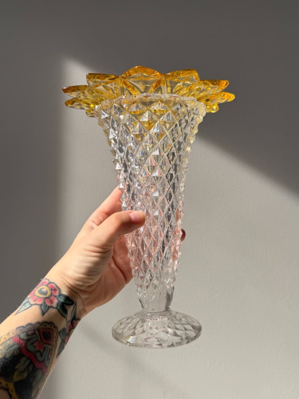3/$30 🌟 Funky Vintage Princess House Candleholder Vase - Picture 2 of 8